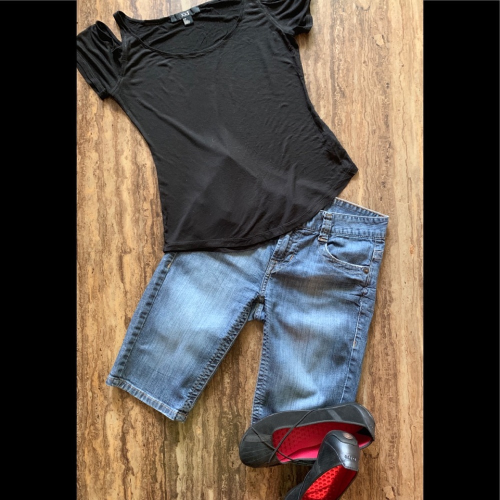 CALVIN KLEIN BRAMUDA STYLE SHORTS SIZE 2